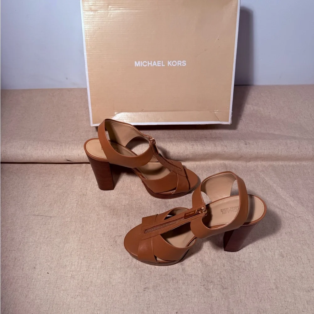 Michael Kors Tan Leather T-Strap Platform Heels Zip Front Size 7M - Picture 3 of 7